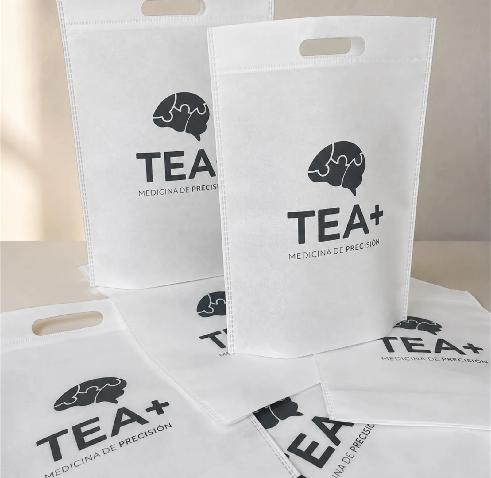 Bolsas de friselina blancas personalizadas en serigrafía